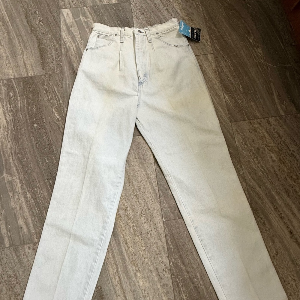 Vintage Wrangler light blue denim jeans with snow tag